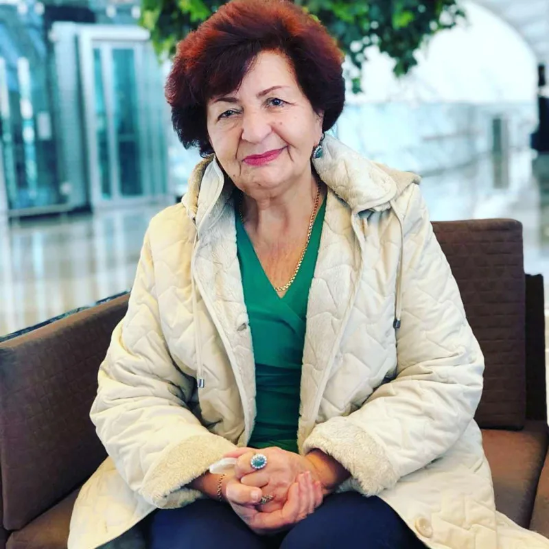 “Mən Xalq artisti olmalıyam!”