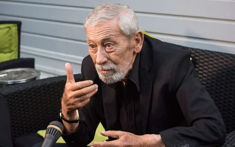 Manana dünyasını dəyişən Kikabidzedən yazdı