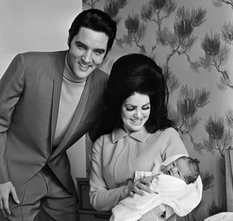 Elvis Preslinin 100 milyonluq mirasından yalnız bir evi qaldı