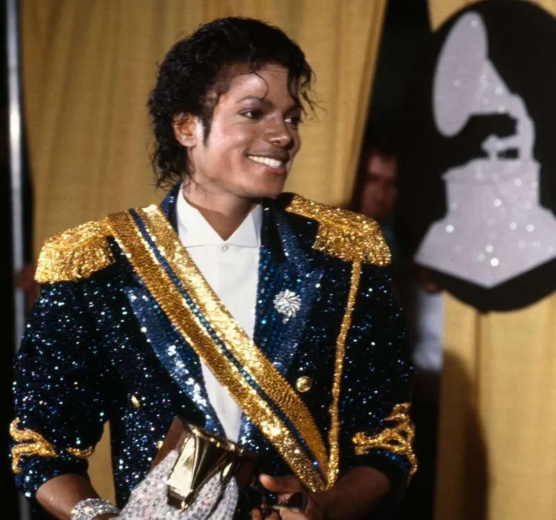 Mayklın filminin rejissoru o oldu