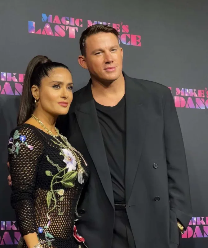 Gecəyə transparan paltarda gəldi