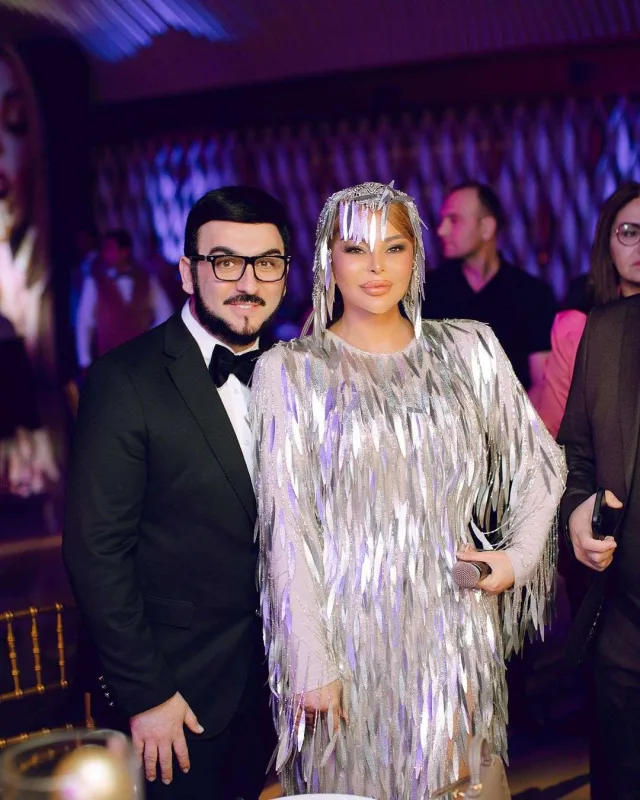 Aygün Kazımova dəbdəbəli ad günü etdi