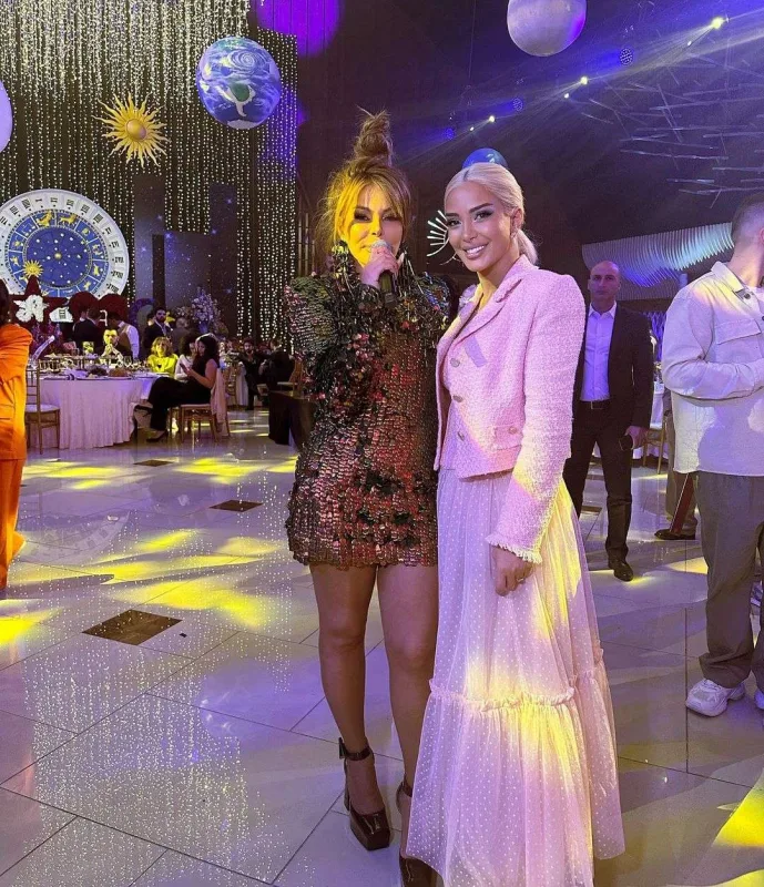 Aygün Kazımova dəbdəbəli ad günü etdi