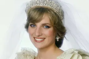 Şahzadənin məktubları da satılır