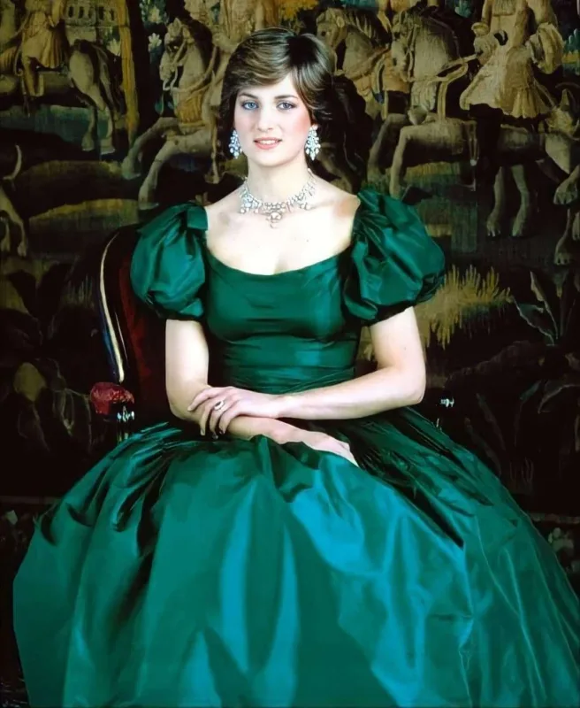 Şahzadənin məktubları da satılır