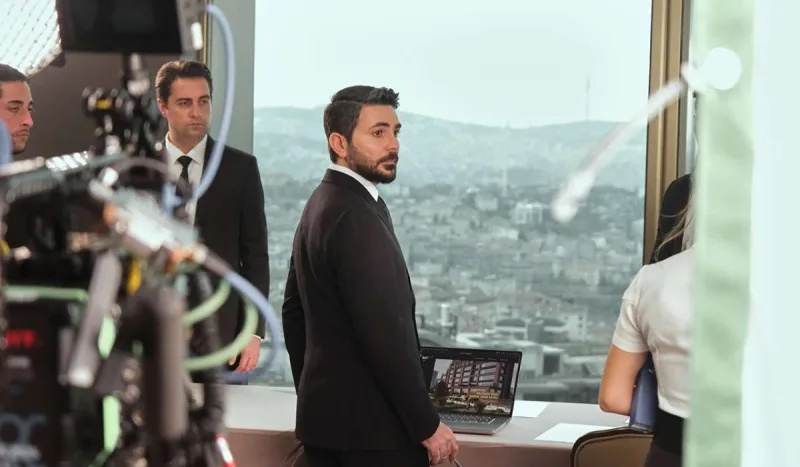 Elçin “Medcezir”in aktrisasını klipinə çəkdi