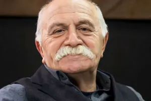 Ustad aktyorun qızı da dağıntılar altında qaldı