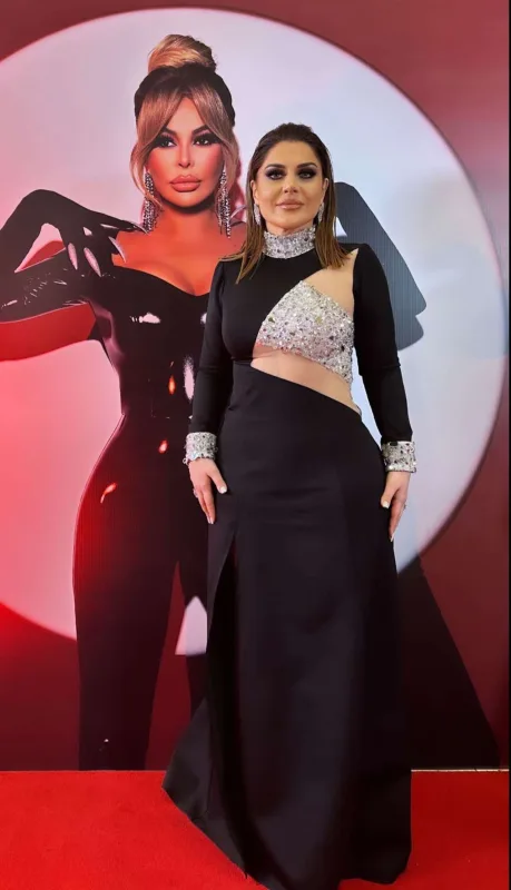 Bülent Ersoy Röyayla eyni libasda