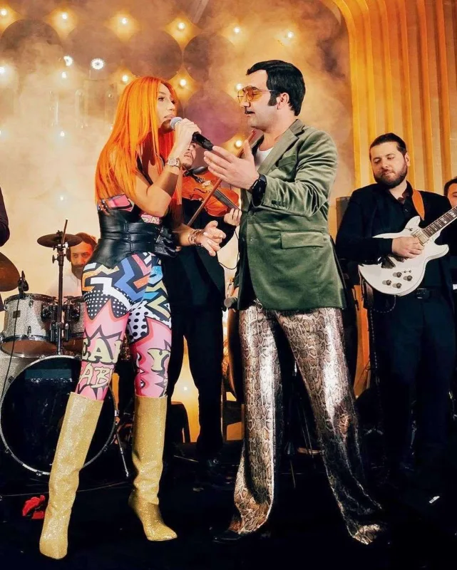 Nicat “Dəli kimi”də nə deyir?