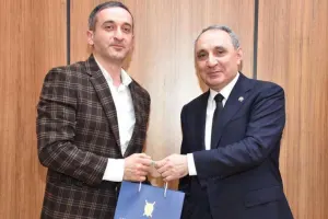 Baş Prokurorluq “Əqrəb mövsümü” komandasını təltif etdi