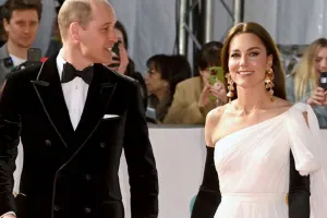 37 manatlıq sırğaları ilə gündəmdədir!