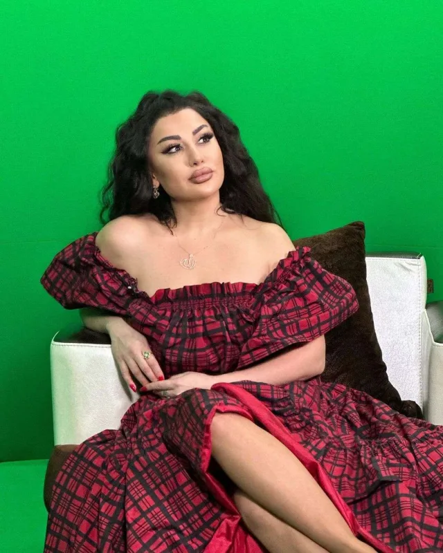 “O mənə danışmağı öyrədəcək?”