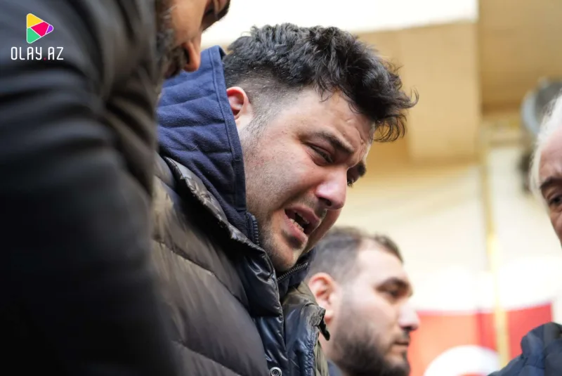 Atasının vida mərasimində halı pisləşdi