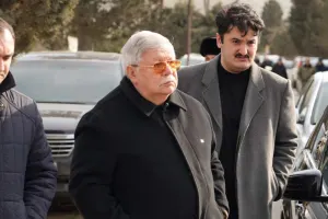 Azər Paşa Nemətov Ramiz Novruzun dəfnində