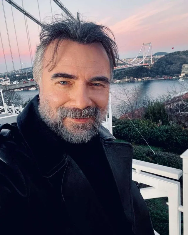 Adına saxta TikTok açıb, pul yığdılar