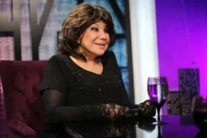 Flora Kərimova onu məhkəməyə verir