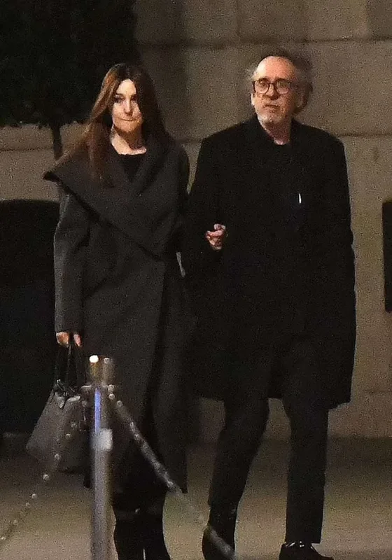 Monika Belluççi öpüşərkən görüntüləndi