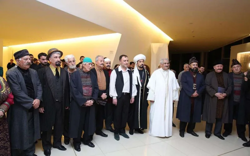 “Ölülər” Heydər Əliyev Mərkəzində anşlaqla izlənildi