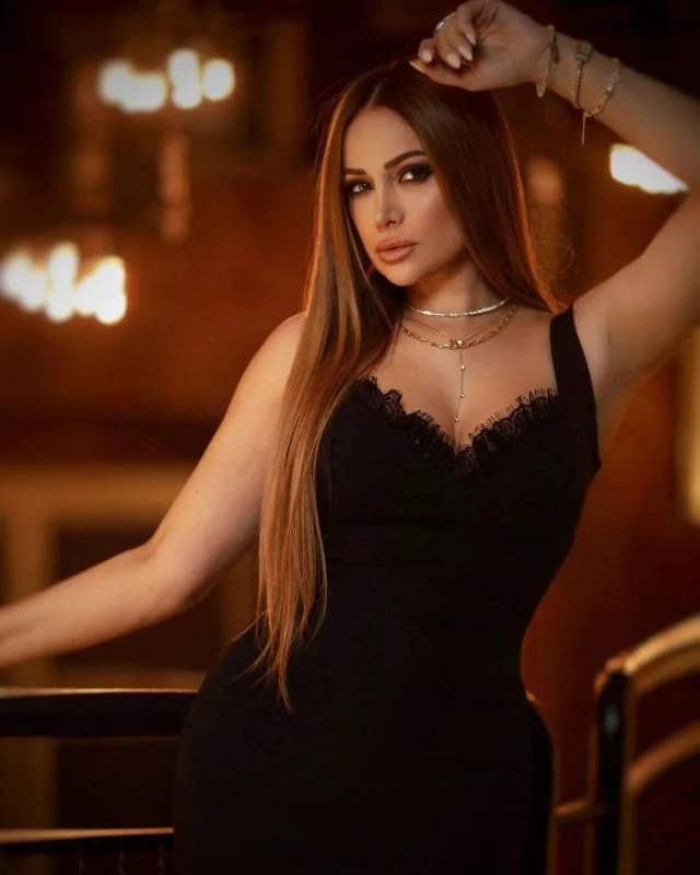 Maşını saxlayıb Nigara hücum etdi