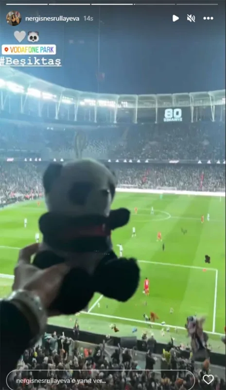Cemin keçmiş sevgililəri eyni məkanda