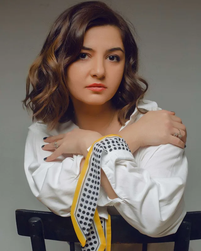 Yazarla dizayner arasında qalmaqal - Bir-birilərini təhqir etdilər