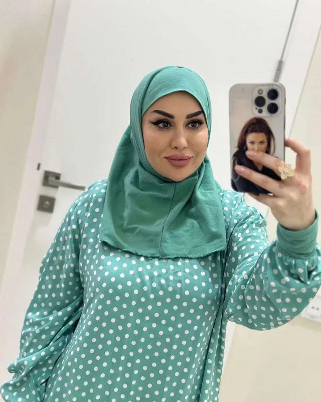 Fatimə namaza başladı