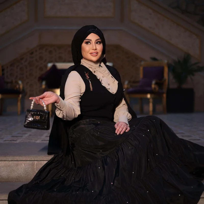 Fatimə namaza başladı