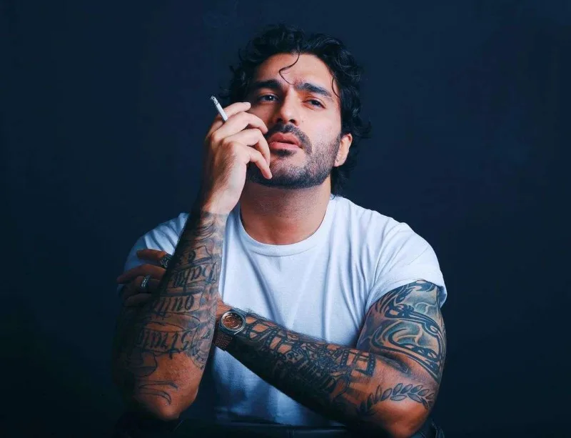 Ətrafı olmadığı üçün kinolara çəkilmir