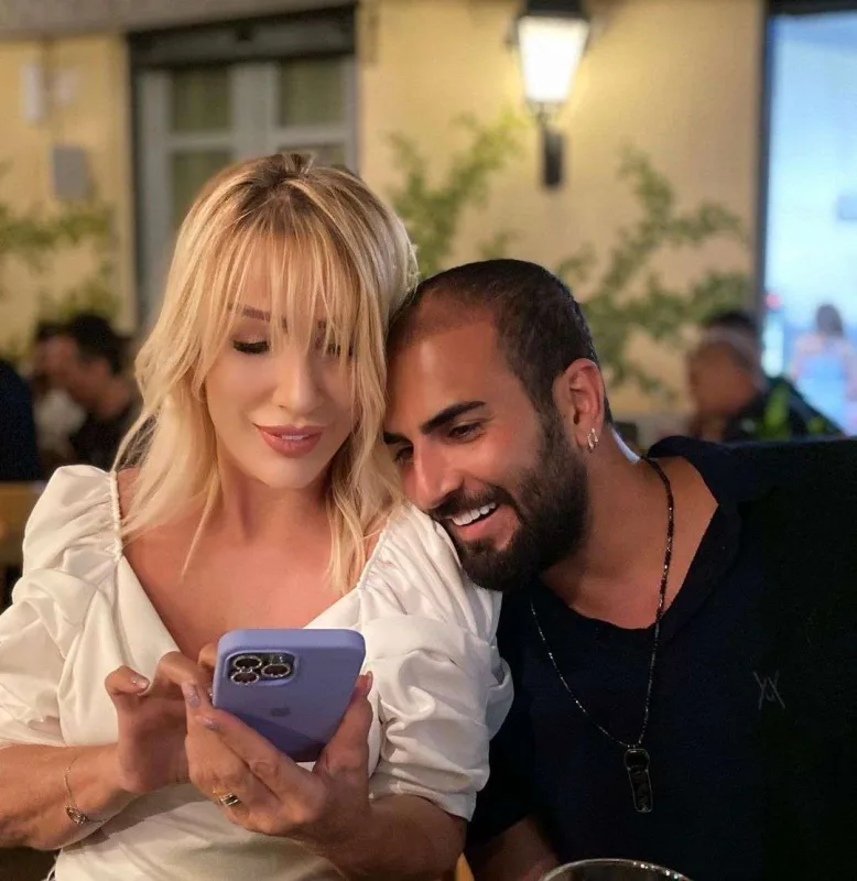 Seda 25 yaş kiçik ərindən ayrılıb?