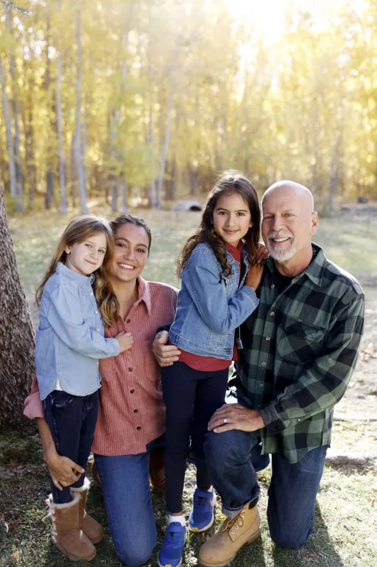 Hollivud aktyorunun xanımı jurnalistlərə qadağa qoydu