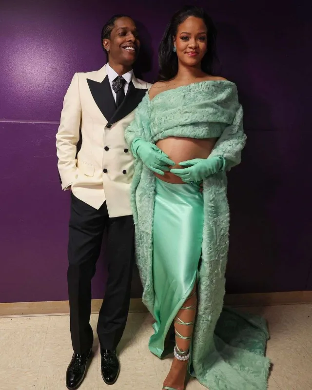 “Oskar”da üç libas dəyişdi