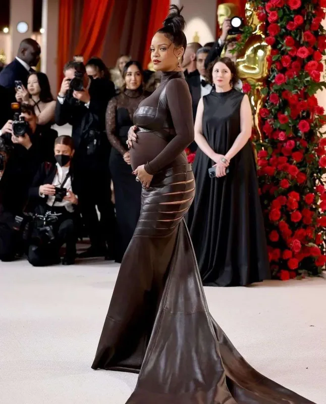 “Oskar”da üç libas dəyişdi