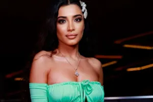 “Ailənin içini niyə çəkib paylaşırsınız?”