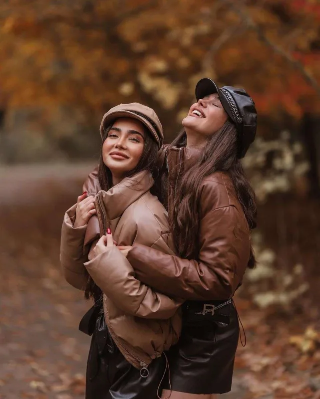 Bakıda blogerlərin başına şüşə atdılar