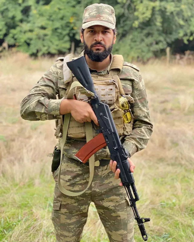 “Rejissor 2-3 dəfə dəyişdi”