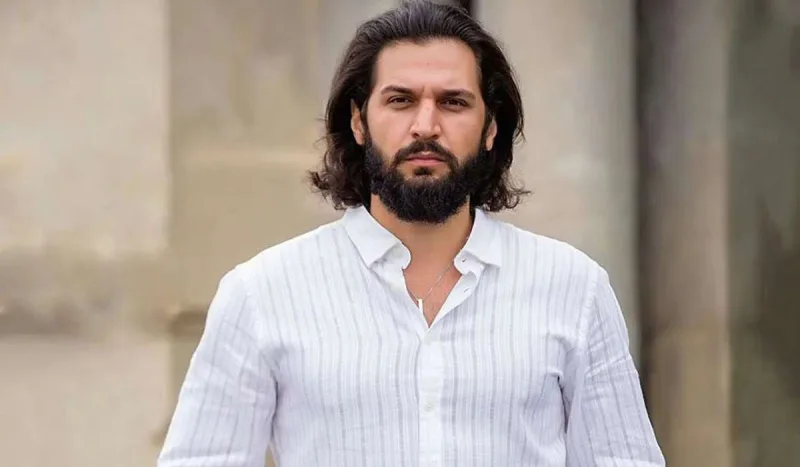 Ad çəkmədən həmkarlarını təhqir etdi