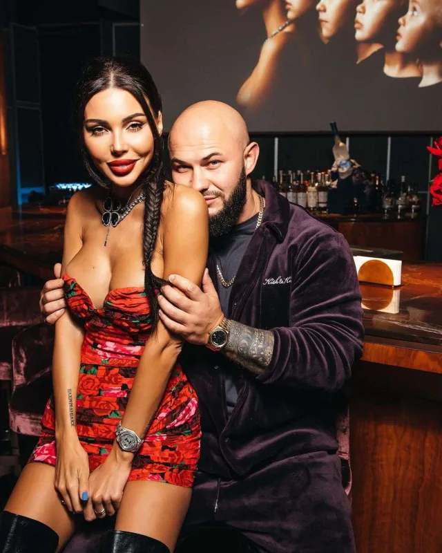 Əri ilə ayrı yaşadıqlarını etiraf etdi