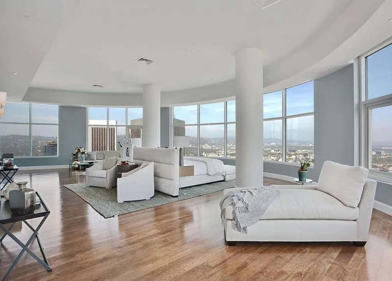 Rihanna 21 milyona penthaus aldı