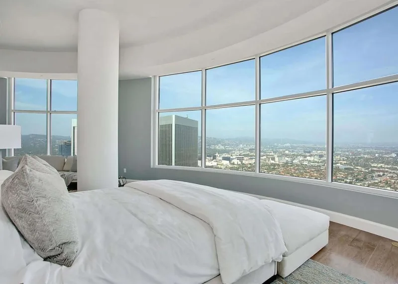 Rihanna 21 milyona penthaus aldı