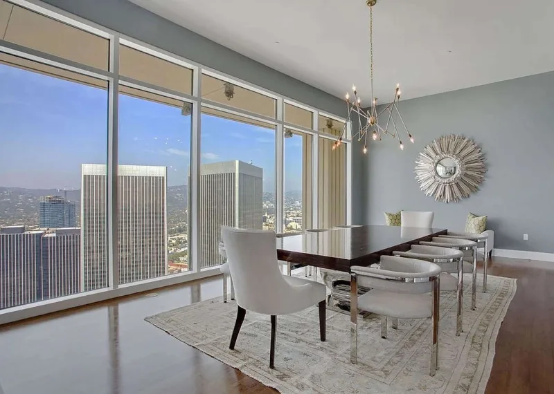 Rihanna 21 milyona penthaus aldı