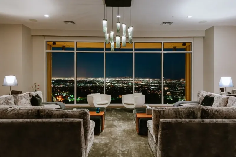 Rihanna 21 milyona penthaus aldı