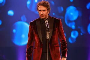 “İnsanların acısına kamerasız şərik olun!”