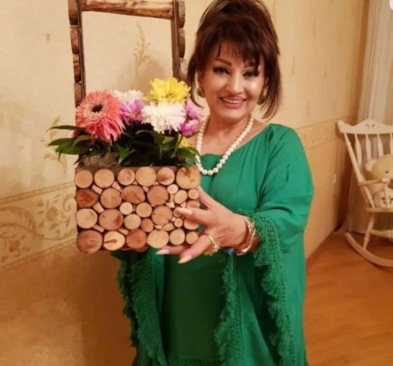 Xalq artistinə kürəkənindən təbrik