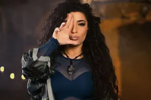 “Siyasi danışmağı bacarıram” - Səmra