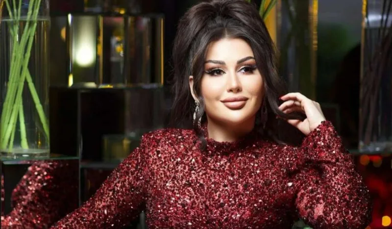 Məscidin yanında video çəkdirdi, tənqid edildi