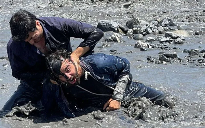 “Turalla 4 saat palçıqlı çayda döyüşdük”