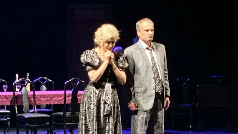 Səhnənin Məleykəsi 56 yaşında!