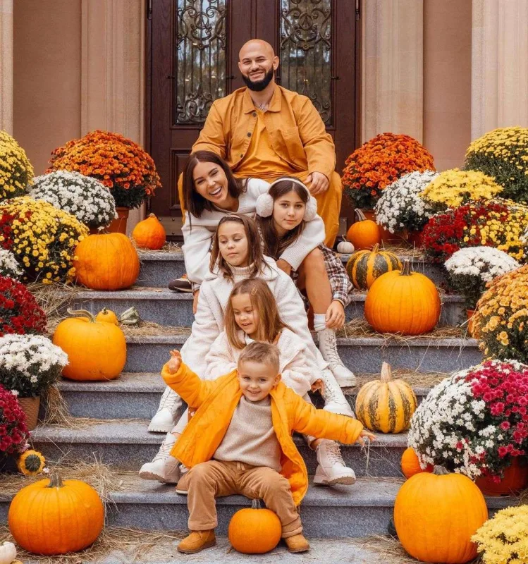 Ciqanın özəl yazışmaları internetə sızdırıldı