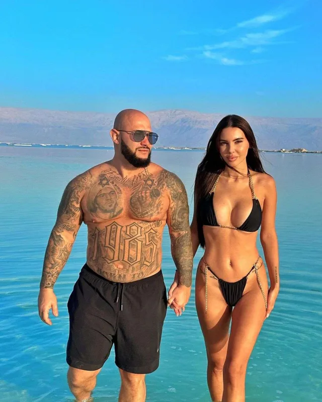 Ciqanın özəl yazışmaları internetə sızdırıldı