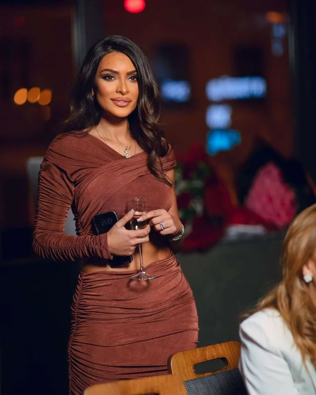 “Efirdə qalmaq üçün gülməli qiymətə çəkilirlər”